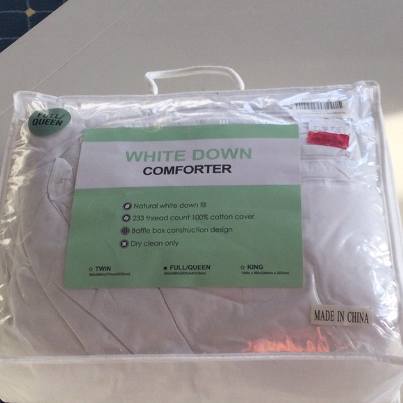 NWT Pure Elements All Season Down Comforter - Queen Size - Picture 3 of 6